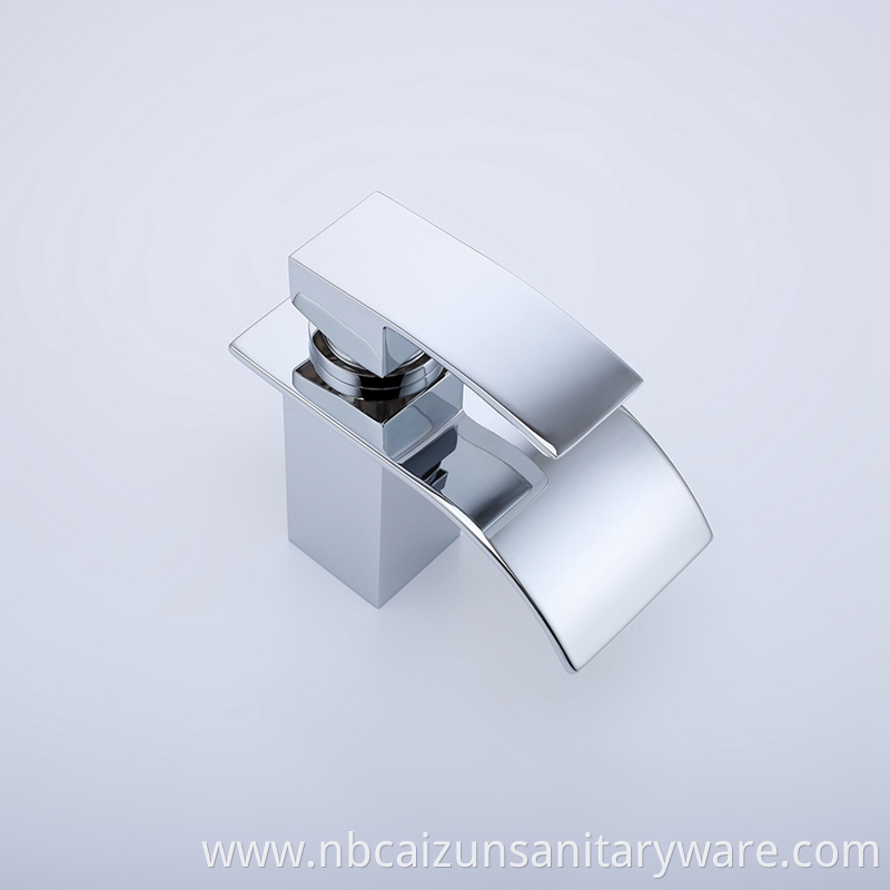 Deck Mounted Single Hole Sigle Handle Basin Faucet